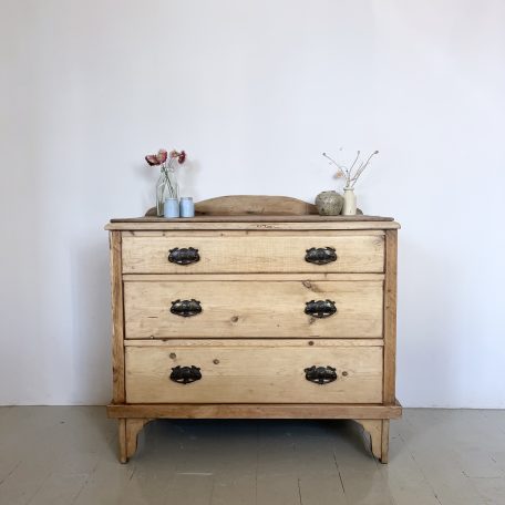 Pine Chest of Drawers with Original Handles
