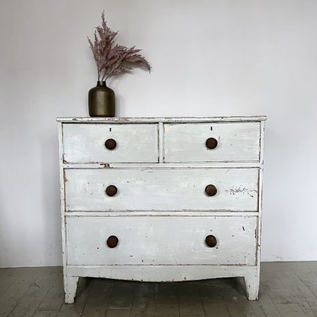 Distressed Chest of Drawers