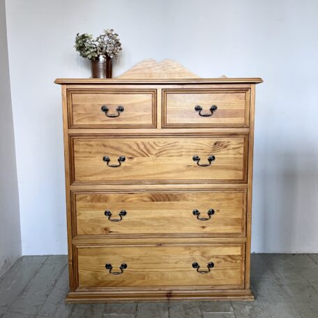 Pine Chest of Drawers